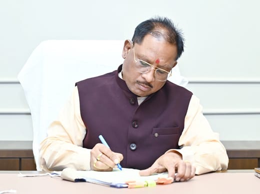 मुख्यमंत्री विष्णु देव साय ने नवा रायपुर निवास कार्यालय में विधिवत कामकाज की शुरुआत की