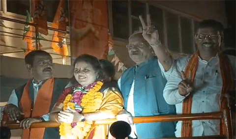 नवनिर्वाचित महापौर मीनल चौबे ने निकाली विजय रैली, सांसद बृजमोहन अग्रवाल हुये शामिल