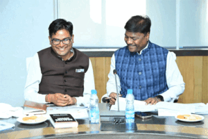 वित्त मंत्री ओपी चौधरी और सहकारिता मंत्री केदार कश्यप ने वन एवं जलवायु परिवर्तन, जल संसाधन, कौशल विकास एवं सहकारिता के विभागीय बजट पर व्यापक चर्चा op chodhari1