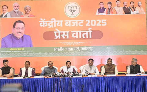 भाजपा का बुद्धिजीवी सम्मलेन : केंद्रीय मंत्री प्रह्लाद जोशी ने केंद्रीय बजट को बताया भारत को विकसित राष्ट्र बनाने का रोड मैप