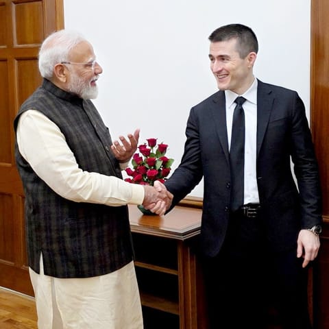 अमेरिकी पॉडकास्टर लेक्स फ्रिडमैन ने PM मोदी का 3 घंटे लिया इंटरव्यू अमेरिकी पॉडकास्टर लेक्स फ्रिडमैन ने PM मोदी का 3 घंटे लिया इंटरव्यू