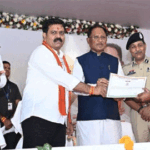 मुख्यमंत्री विष्णुदेव साय ने उप निरीक्षक संवर्ग के 840 चयनित अभ्यर्थियों को नियुक्ति पत्र, कहा- पुलिस केवल कानून-व्यवस्था का नहीं, बल्कि जनता के विश्वास और सुरक्षा का भी प्रतीक मुख्यमंत्री विष्णुदेव साय ने उप निरीक्षक संवर्ग के 840 चयनित अभ्यर्थियों को नियुक्ति पत्र, कहा- पुलिस केवल कानून-व्यवस्था का नहीं, बल्कि जनता के विश्वास और सुरक्षा का भी प्रतीक