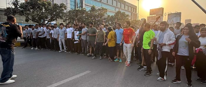 मानसिक स्वास्थ्य जागरूकता के लिए 1000 छात्रों ने लगाई दौड़