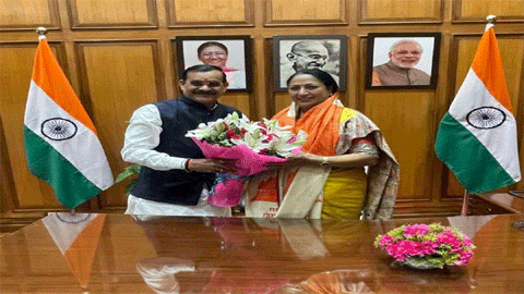 दिल्ली दौरे पर एमपी बीजेपी प्रदेश अध्यक्ष: VD शर्मा ने Delhi की CM रेखा गुप्ता से की मुलाकात, सौजन्य भेंट कर दी शुभकामनाएं