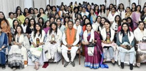 मुख्यमंत्री साय ने महिला पत्रकारों का किया सम्मान smman