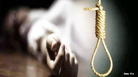 मोबाइल की लत के चलते नाबालिग ने जान दे दी अपनी