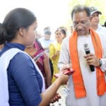 बैगा समुदाय की बिटिया ने किया टॉप, मुख्यमंत्री से की मुलाकात