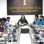 शासकीय जमीन पर अवैध कब्जा कर नामांतरण कराने वालों पर होंगी एफआईआर - कलेक्टर शासकीय जमीन पर अवैध कब्जा कर नामांतरण कराने वालों पर होंगी एफआईआर – कलेक्टर