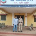 रास्ता रोककर लूट करने वाले 01 फरार आरोपी एवं 01 विधि से संघर्षरत बालक को किया गिरफ्तार