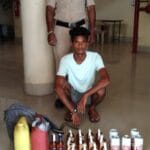 जशपुर पुलिस ने पकड़ा 14 लीटर से अधिक अवैध देसी कच्चा महुआ व अंग्रेजी शराब