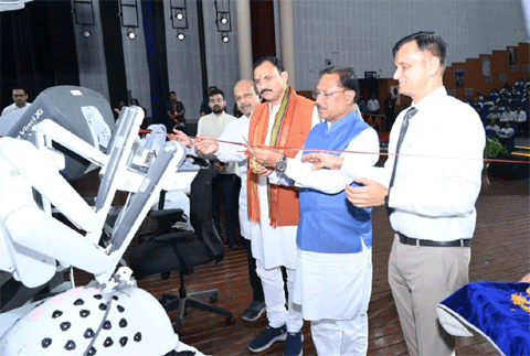 रोबोटिक सर्जरी छत्तीसगढ़ में चिकित्सा सुविधाओं के विकास में एक नया आयाम : मुख्यमंत्री विष्णु देव साय